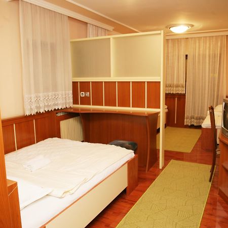 Motel Nana バニャ・ルカ エクステリア 写真