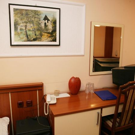 Motel Nana バニャ・ルカ エクステリア 写真