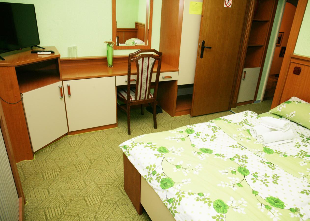 Motel Nana バニャ・ルカ エクステリア 写真