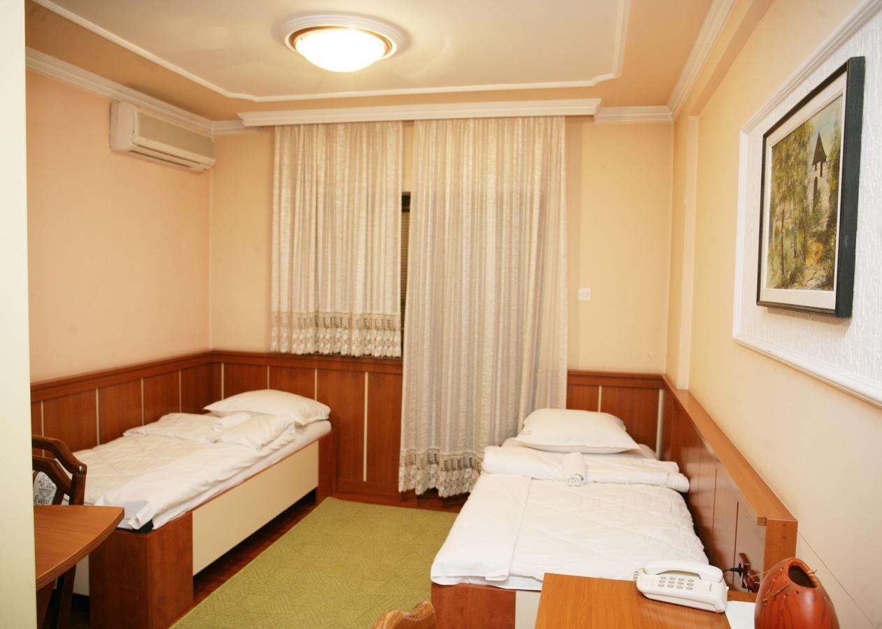 Motel Nana バニャ・ルカ エクステリア 写真