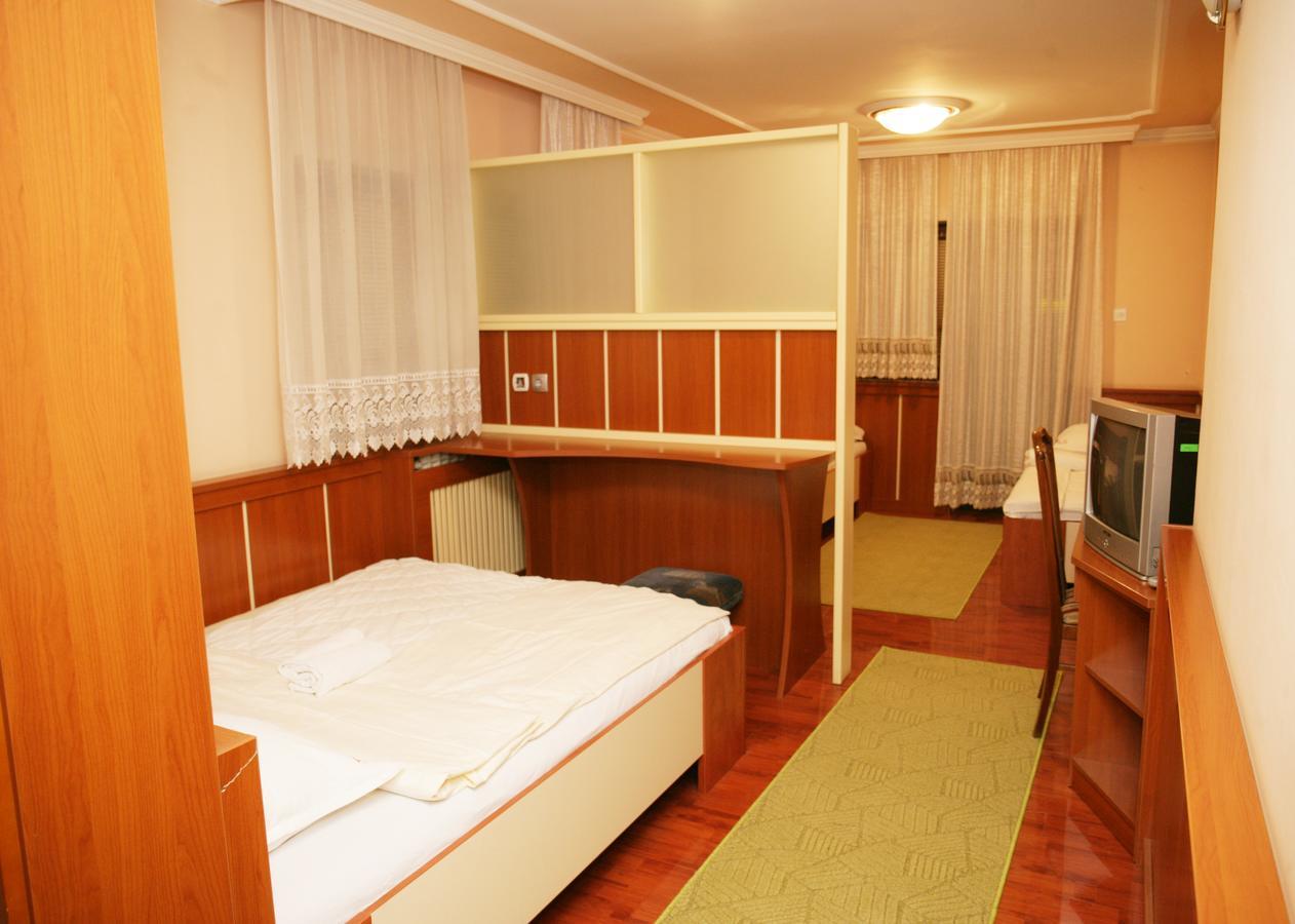 Motel Nana バニャ・ルカ エクステリア 写真