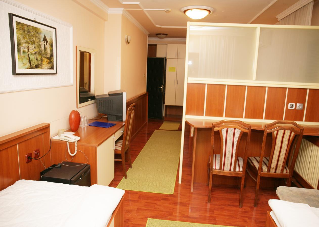 Motel Nana バニャ・ルカ エクステリア 写真
